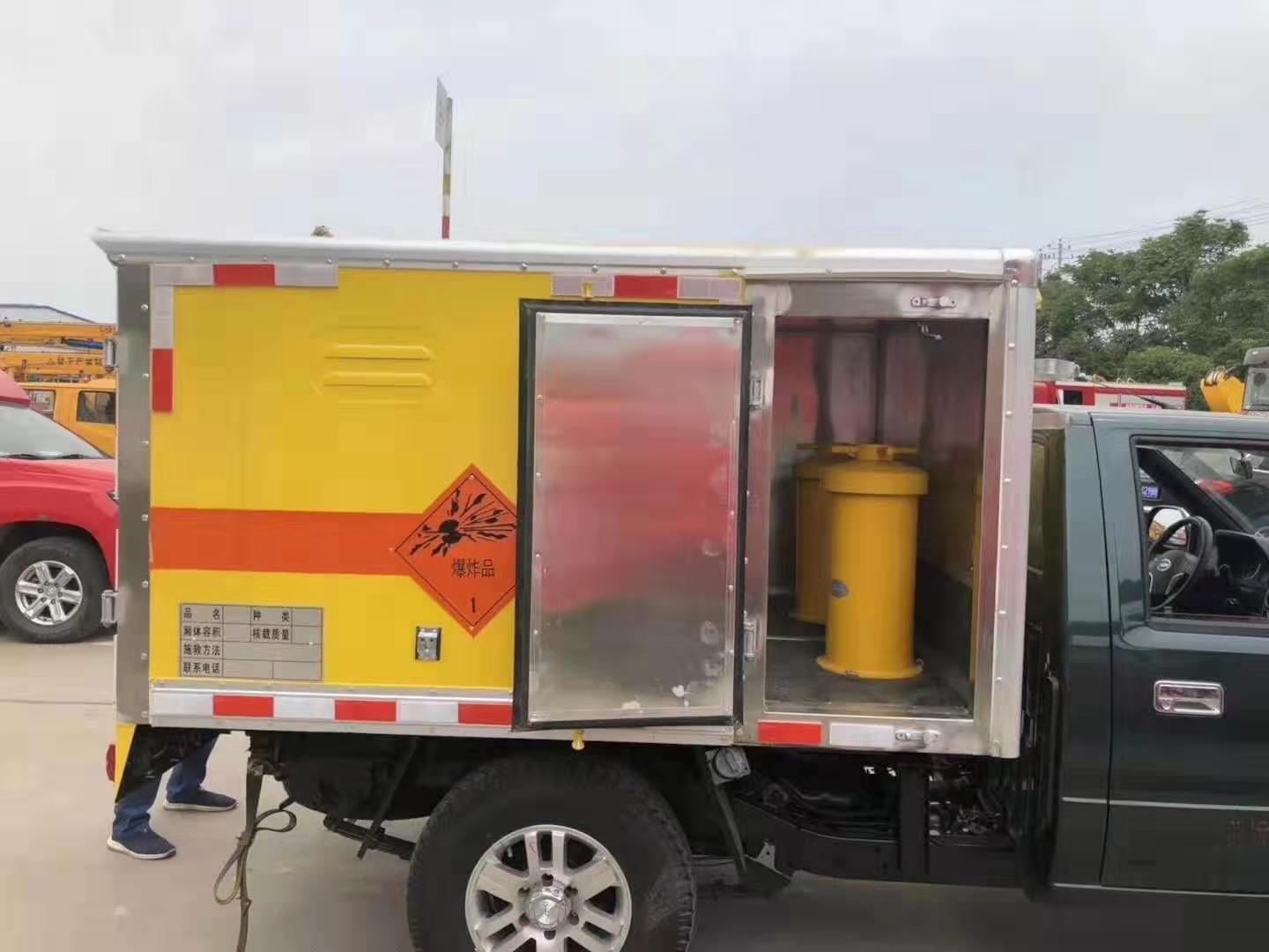 红山街道爆破器材运输车行业深度解析：规格选择与运输效能的更优配置